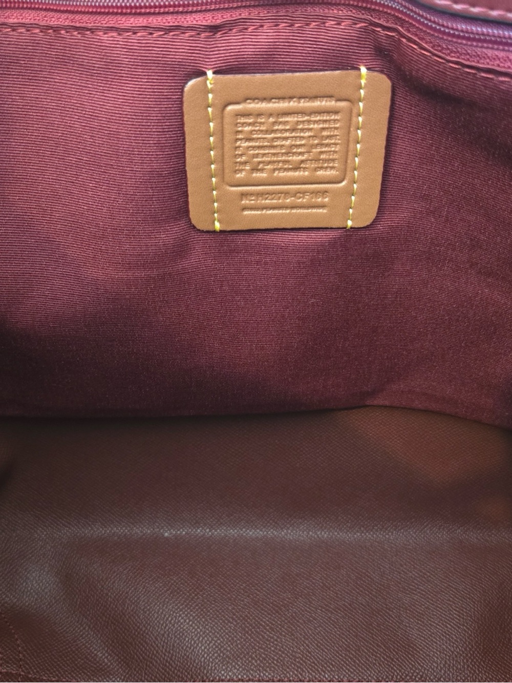 Coach City Tote Bag Signature Canvas Snoopy - Picture 7 of 9